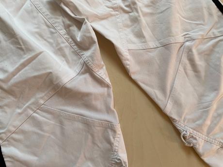 Bílé kraťasy s pruhy a sítí, vel xs/s, adidas, adams,s