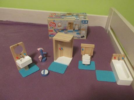 Dřevěný domeček pro panenky se zařízením playtive, 