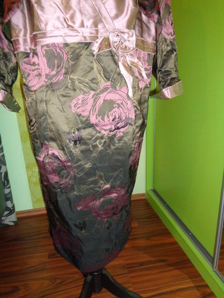 Luxusní šaty s růžemi - s bolerkem 48/50, 48