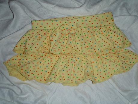 Nepřehlédnutelná žlutá volánková sukně - srdíčka, denim,164