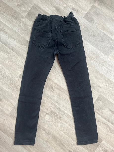 Džíny, 152