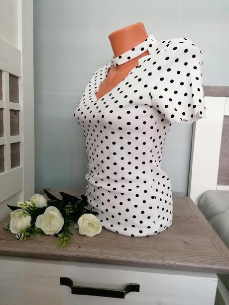 Tričko s puntíky, s