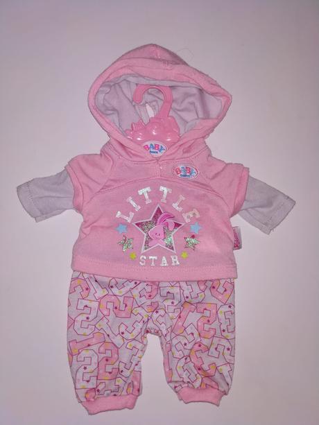 Oblečeni baby born,