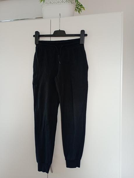 Černé tepláky, pepco,140