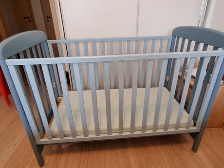 Prodám dětskou postýlku zn. mibb, 75,130