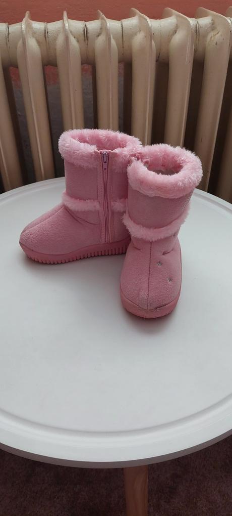 Dívčí válenky, 20