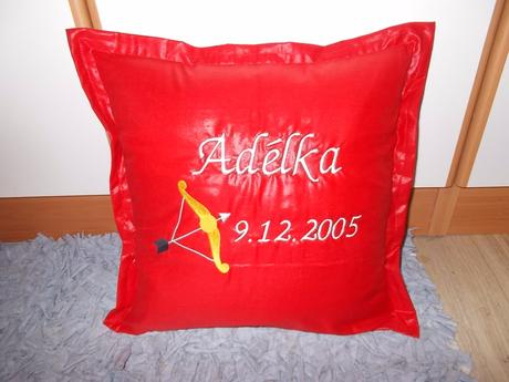 Památeční polštářky s údaji miminek,