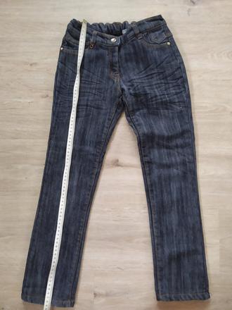 Černé zateplené rifle, 134