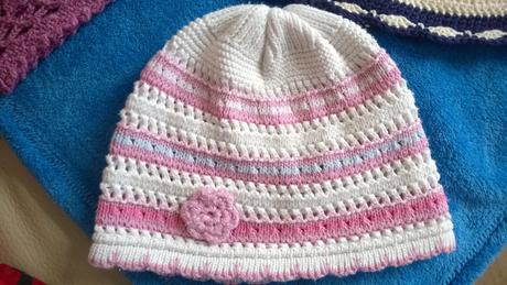 12 x háčkovaná čepička / čepice 50kč/ks, 86