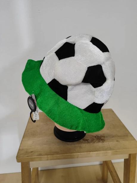 Fanouškovský klobouk fotbal,