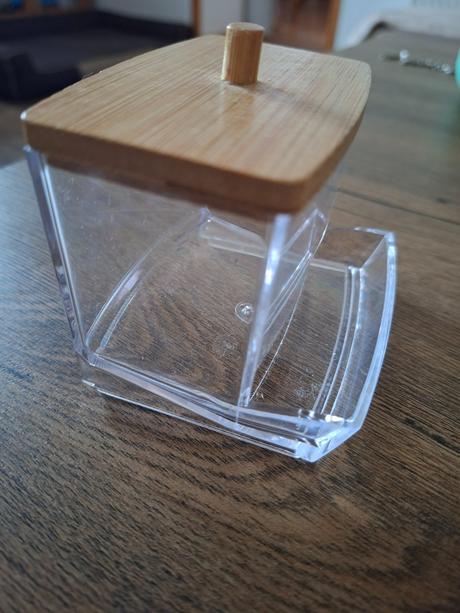 Organizér na vatové tyčinky, 