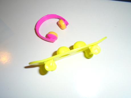 Barbie doplňky skate budík noťas telefon, 