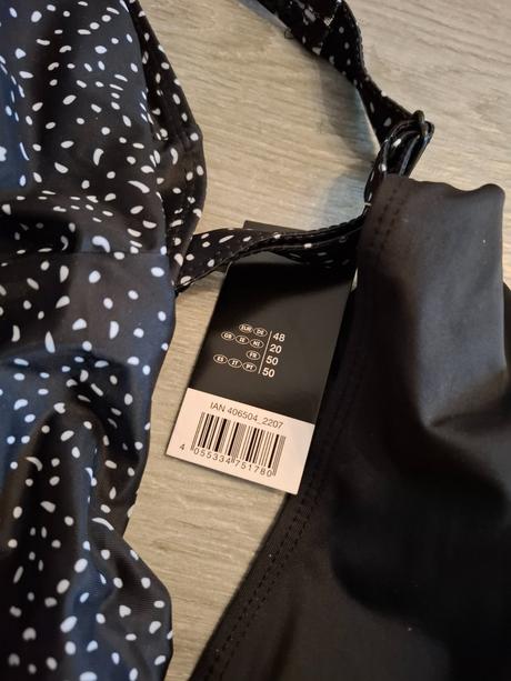 Nové těhotenské plavky, 48