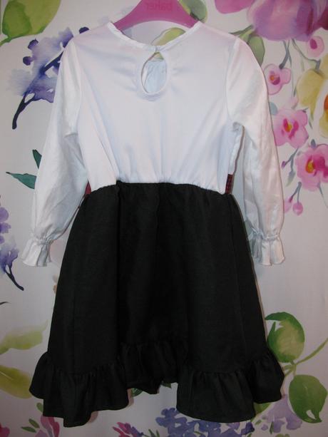 Karnevalový kostým- šaty karkulka, děvečka apod.,