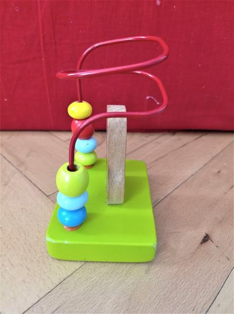 Dřevěná provlékačka krtek krteček,