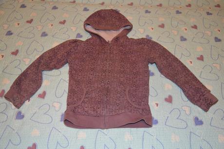 Fialová mikina s jemným potiskem, c&a,116