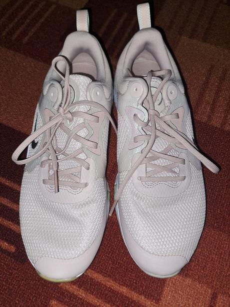 Vel 38,5 pekne nove, nike,38