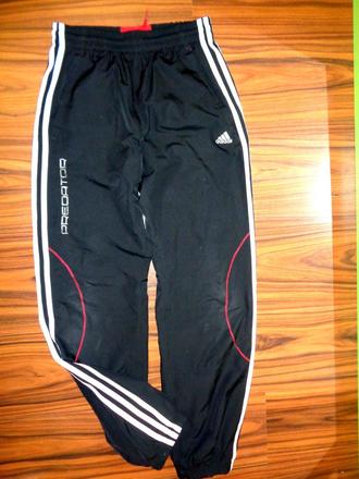 Luxusní černé šusťákové kalhoty predator, adidas,164
