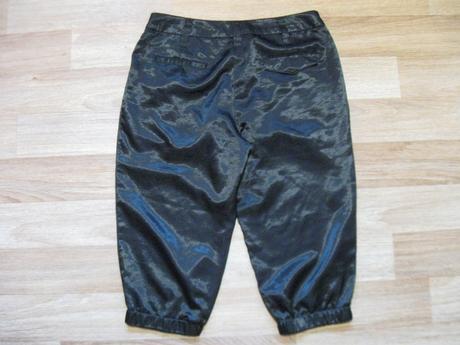 Lesklé kraťasy, 38