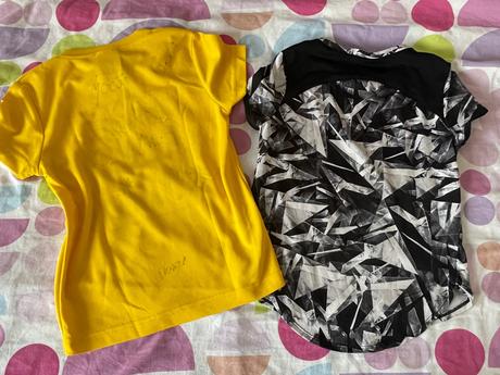 2 sportovni tricka 122/128, 122