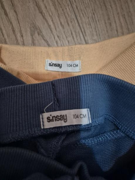 2x tepláky sinsay vel. 104, sinsay,104