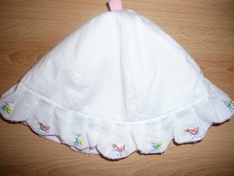 Bílý klobouček s kanýrkem, 74