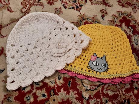 2x jarní, lehká čepička, 92