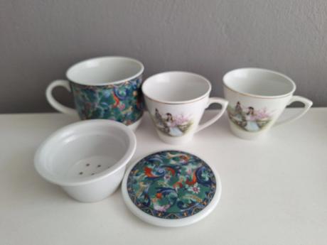 Hrníček na čaj + 2x šálek jako dárek, 