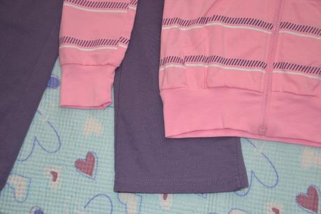 Růžovofialová tepláková souprava s flitry, 140