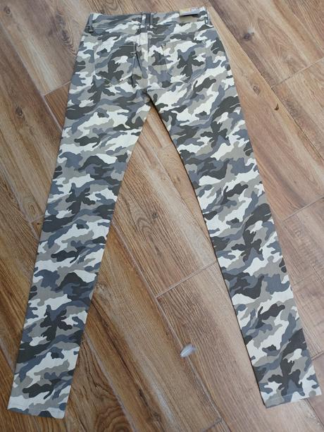 Skiny kalhoty maskáčového vzhledu, 36