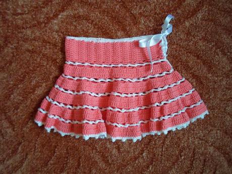 Červená háčkovaná sukýnka sukně, 104