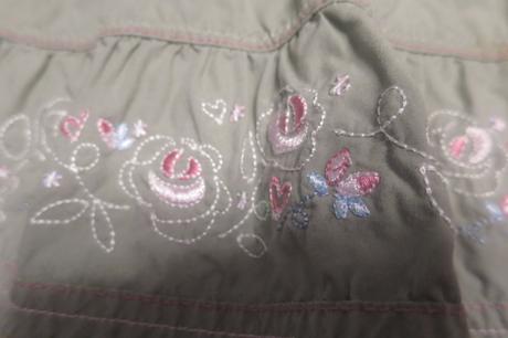 Vyšívaná sukýnka s třpytkami, marks & spencer,98