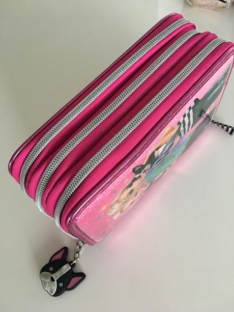 Školní pouzdra/penály s vybavením, 