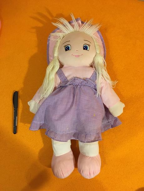 Vlasatá látková panenka, 