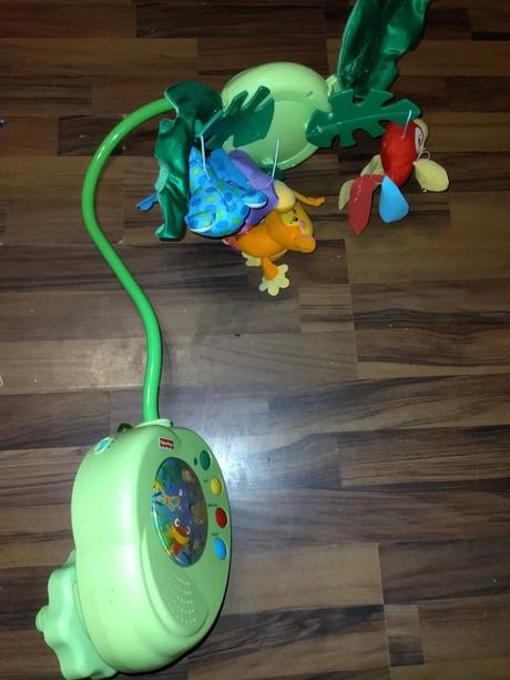 Kolotoč na postýlku fisher price prales,
