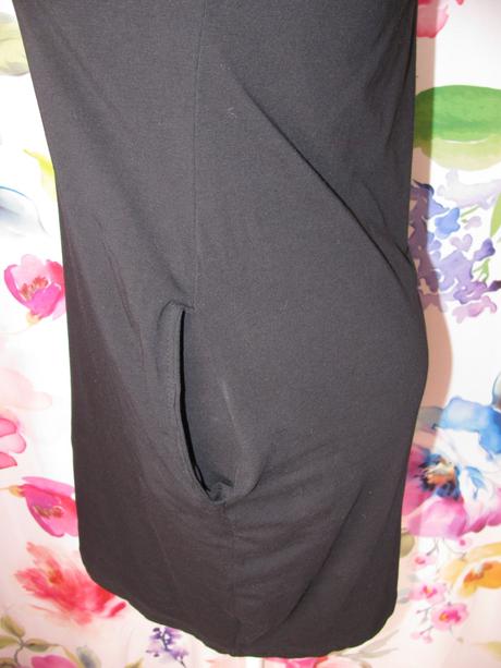 Dámské přiléhavé mini šaty, malé černé, l