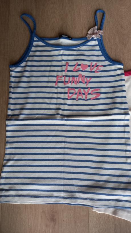 Tílka vel. 134 bílé s proužky zn. tezenis, tezenis,134
