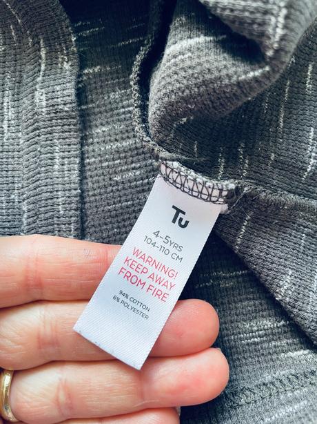 Triko šedé melirované - v.4/5 let, tu,110