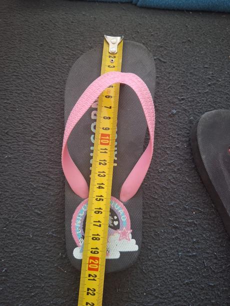 Dívčí žabky, vel. ani značka neuvedeno, 33