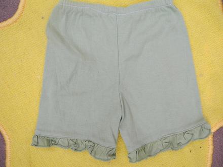 Šortky s volány, 68
