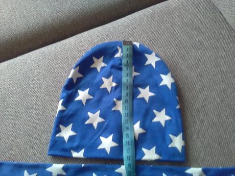 Čepice a nákrčník, 86