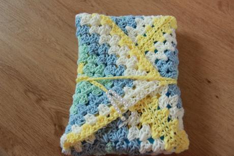 Handmade háčkovaný obal na knihu,
