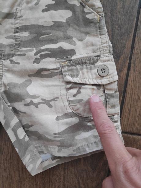 Maskáčové kraťasy, 92