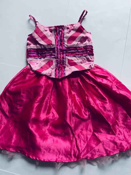 An8/ šaty roztleskávačky - v.5/6 let,