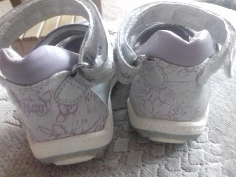 Roztomilé kožené botičky pro princeznu-top stav, baťa,21