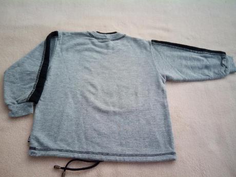 Šedá mikina s nápisem, 104