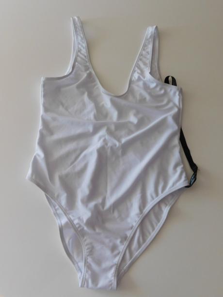 Dámské jednodílné plavky, 44