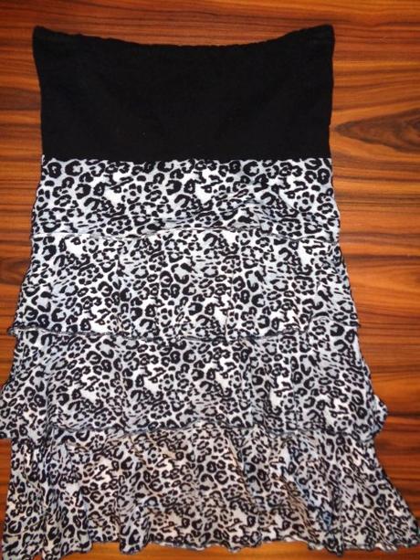 Krásné samodržící volánové šaty 36/38, okay,s