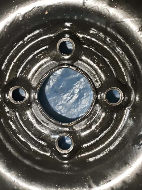 Sada 4 ocelových disků včetně 4 zimních pneumatik, 