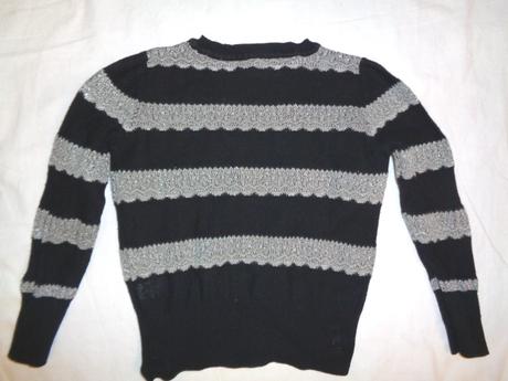 Nádherný nekousavý svetr - alá stříbrná krajka, tu,98